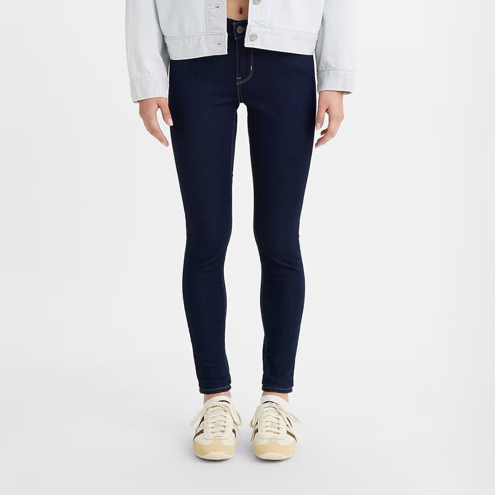 Levi’s 710 Super Skinny - W26 L30 in dark indigo